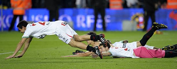 他们通过在 他们通过在